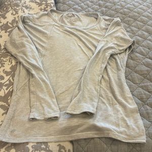 Long sleeve Medium Athleta Workout top
